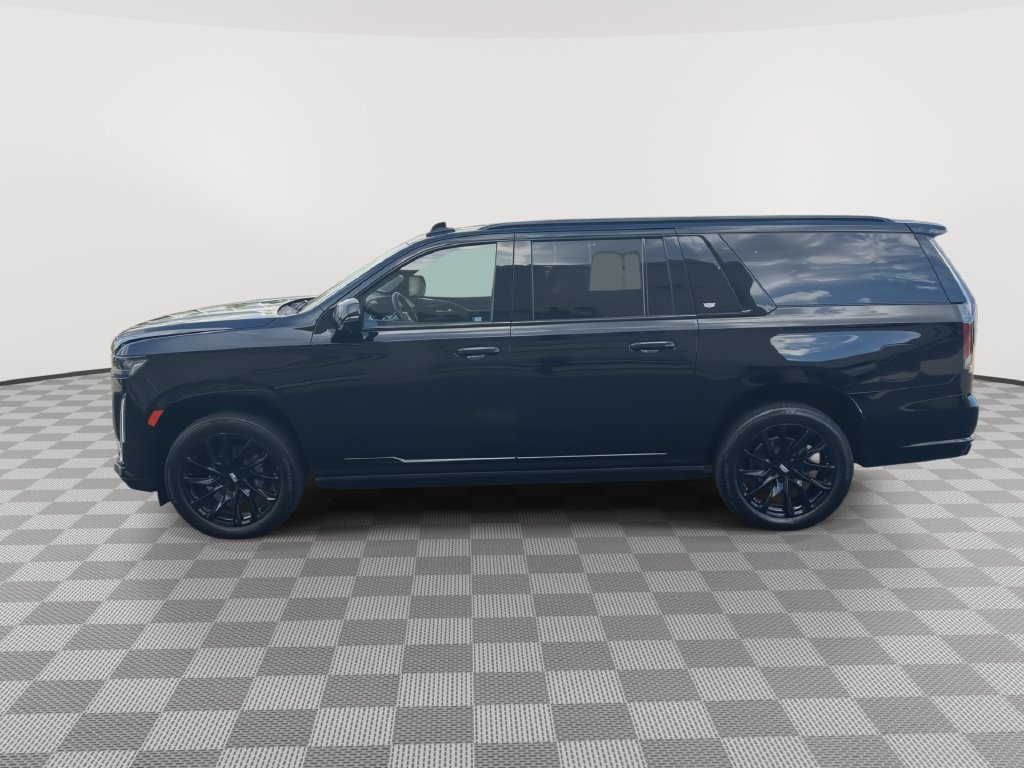 Used 2024 Cadillac Escalade ESV Sport Platinum w/ LPO, ONYX Package AWD/4WD image 9