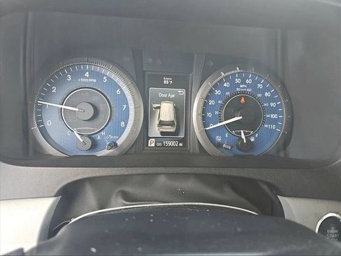 Used 2017 Toyota Sienna XLE w/ XLE Navigation Package AWD/4WD image 4