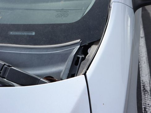 Used 2018 Toyota Corolla LE w/ Carpet Mat Package (TMS) image 21