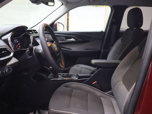 Used 2022 Chevrolet TrailBlazer LT w/ Convenience Package FWD image 15