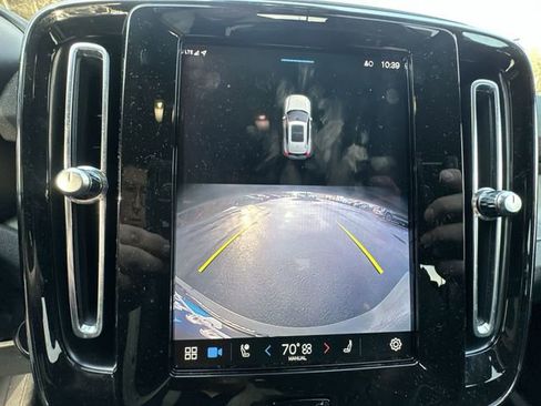 Used 2023 Volvo XC40 B5 Core w/ Convenience Package image 27