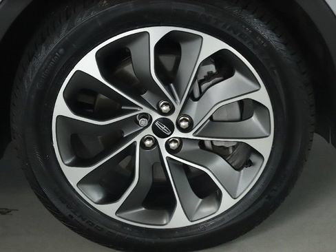 Used 2023 Lincoln Nautilus Reserve w/ Equipment Group 201A AWD/4WD image 10