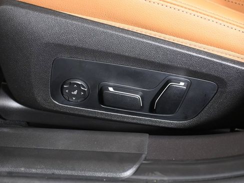 New 2026 BMW 330i xDrive Sedan w/ M Sport Package image 28