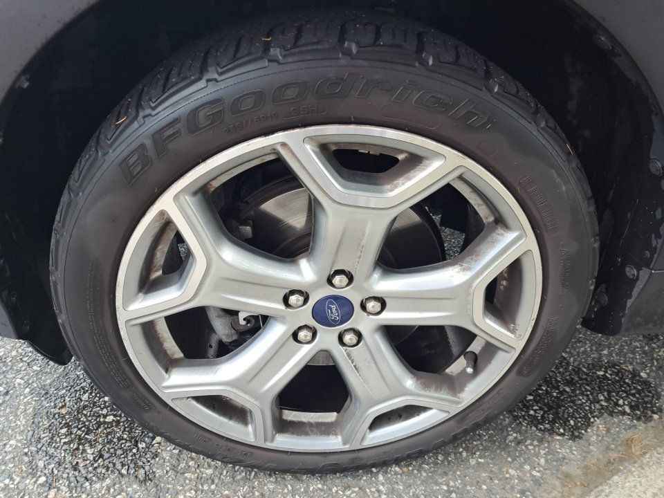 Used 2017 Ford Escape Titanium w/ Equipment Group 301A AWD/4WD image 24