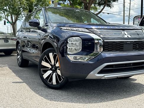 Used 2025 Mitsubishi Outlander SE AWD/4WD image 9