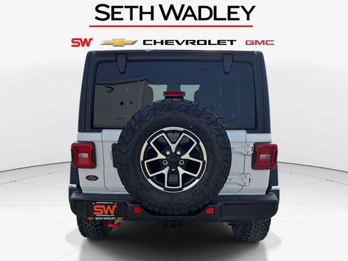 Used 2024 Jeep Wrangler Unlimited Rubicon AWD/4WD image 6