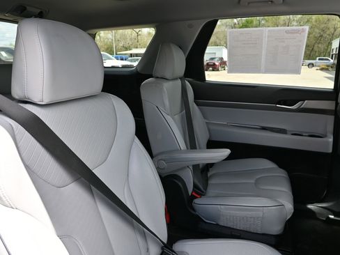 Used 2024 Hyundai Palisade SEL FWD image 28