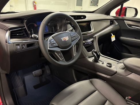 New 2026 Cadillac XT5 Luxury w/ LPO, Floor Liner Package AWD/4WD image 24