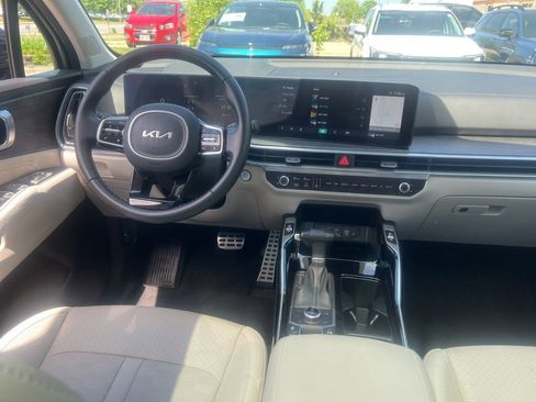 Certified 2025 Kia Sorento SX AWD/4WD image 18