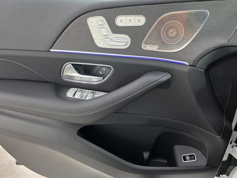New 2026 Mercedes-Benz GLS 450 4MATIC image 17