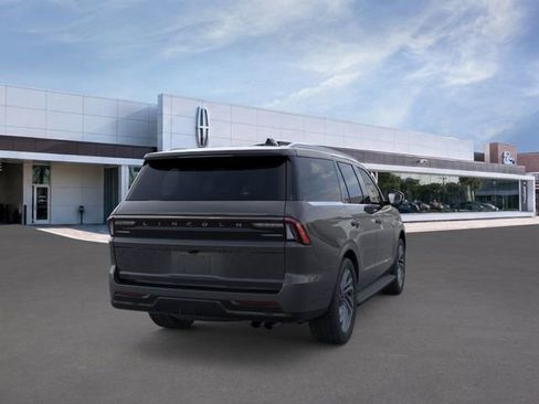 New 2026 Lincoln Navigator Premiere AWD/4WD image 9
