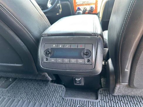 Used 2014 Chevrolet Traverse LT FWD image 24