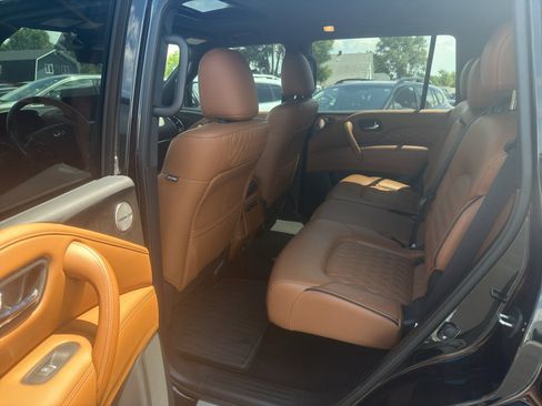 Used 2024 INFINITI QX80 Sensory AWD/4WD image 8