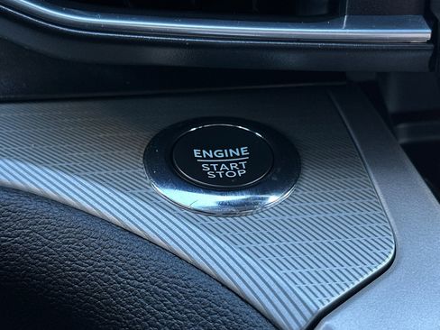 Certified 2022 Ford Explorer XLT w/ Equipment Group 202A image 23