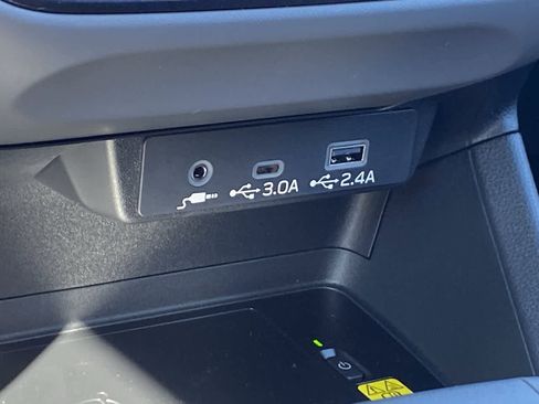 Used 2025 Subaru Crosstrek 2.5i Limited w/ Crosstrek Mirror Package image 31