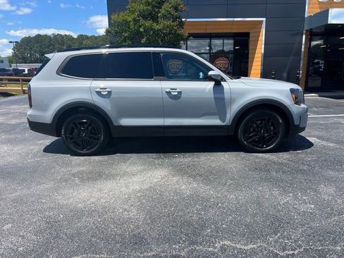 Used 2024 Kia Telluride EX X-Line AWD/4WD image 2
