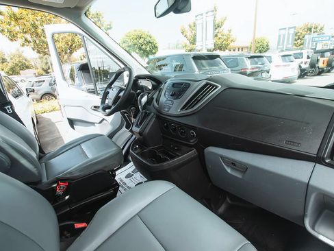 Used 2018 Ford Transit 250 138 RWD image 18