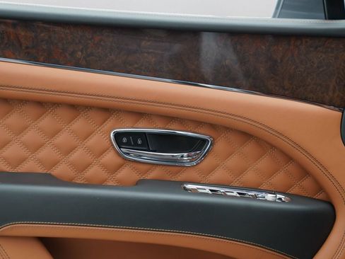 Used 2022 Bentley Bentayga Speed AWD/4WD image 20