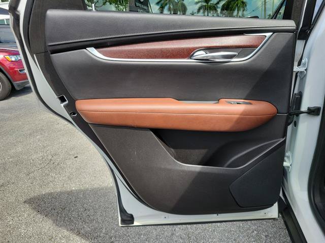 Certified 2022 Cadillac XT5 Premium Luxury w/ Technology Package FWD image 28