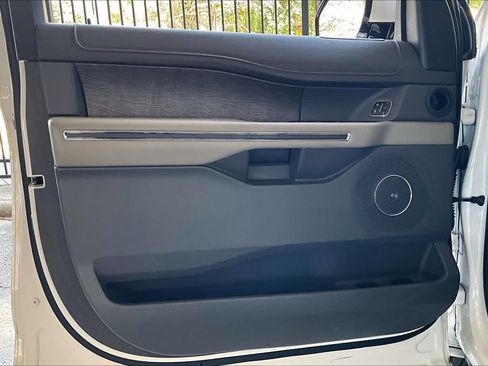 Used 2019 Ford Expedition Limited w/ Equipment Group 302A RWD image 21