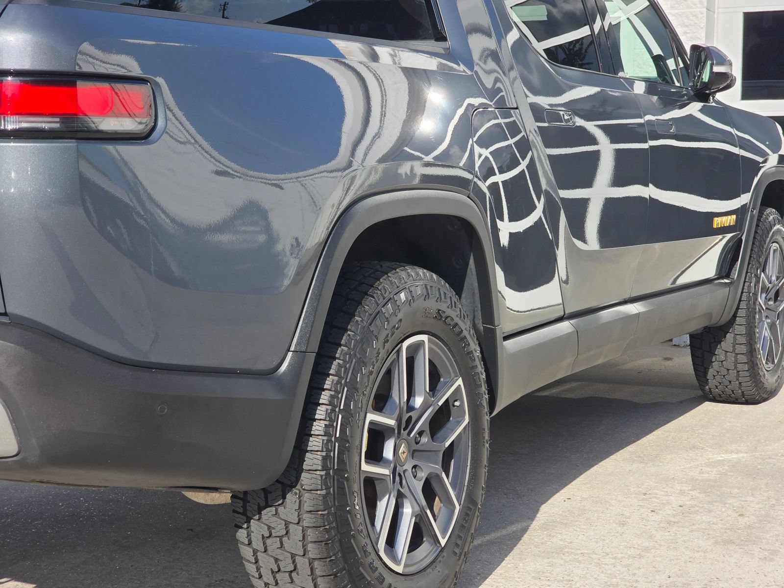 Used 2022 Rivian R1T Launch Edition AWD/4WD image 40