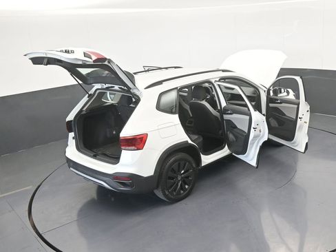 Used 2022 Volkswagen Taos S image 61