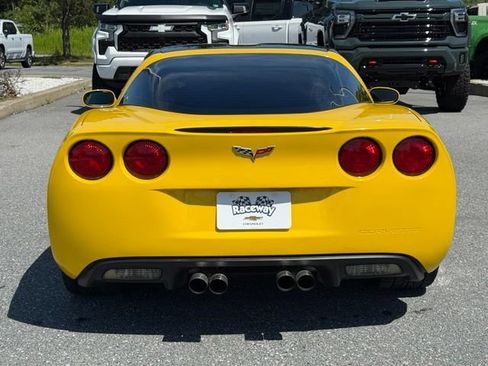 Used 2007 Chevrolet Corvette Coupe w/ Preferred Equipment Group RWD image 11