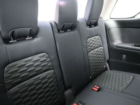 Used 2022 Nissan Pathfinder SV image 27