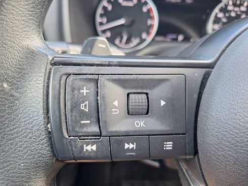 Used 2024 Nissan Rogue SV image 12