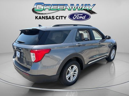 Used 2023 Ford Explorer XLT AWD/4WD image 8
