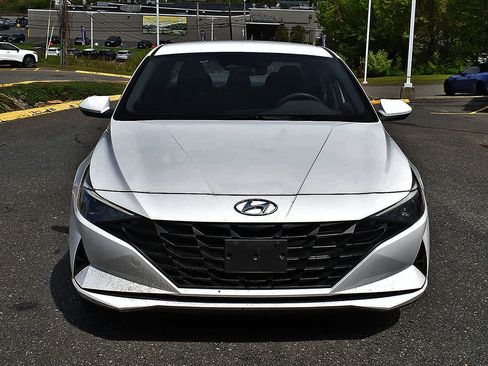 Used 2023 Hyundai Elantra Blue FWD image 5