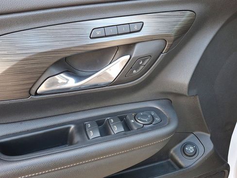 Used 2023 GMC Terrain SLT w/ Elevation Edition image 22