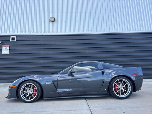 Used 2009 Chevrolet Corvette Z06 w/ Preferred Equipment Group RWD image 18