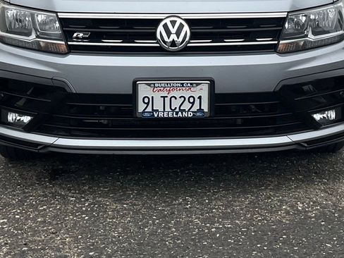 Used 2019 Volkswagen Tiguan SEL Premium R-Line image 16