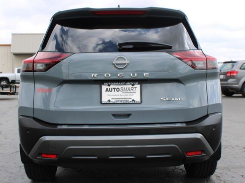 Used 2022 Nissan Rogue SL w/ SL Premium Package image 5