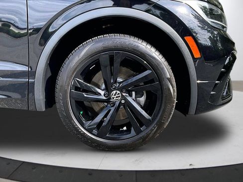 Used 2024 Volkswagen Tiguan SE R-Line FWD image 34