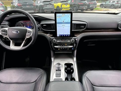 Used 2023 Ford Explorer Limited w/ Limited Technology Package image 15