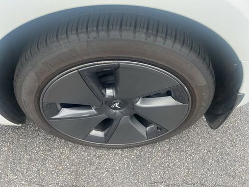 Used 2023 Tesla Model 3 Standard Range image 7