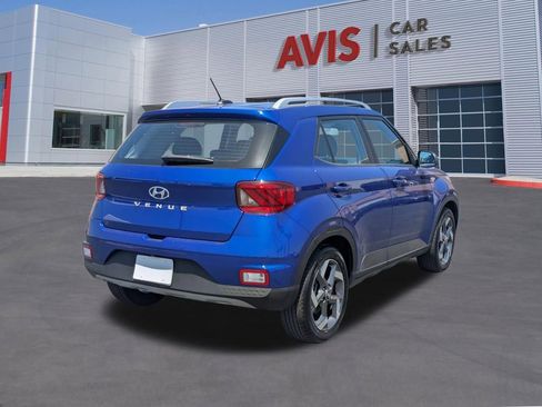 Used 2025 Hyundai Venue SEL FWD image 7