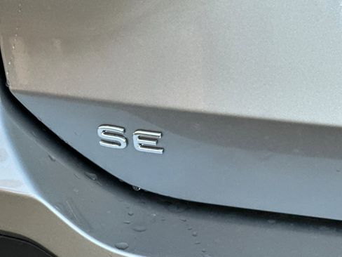 New 2026 Volkswagen Tiguan SE FWD image 26