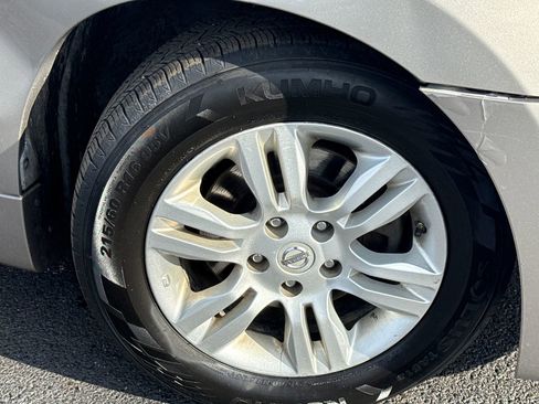 Used 2012 Nissan Altima 2.5 S w/ Special Edition Pkg image 9