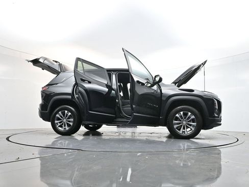 Used 2026 Chevrolet Equinox LT image 38