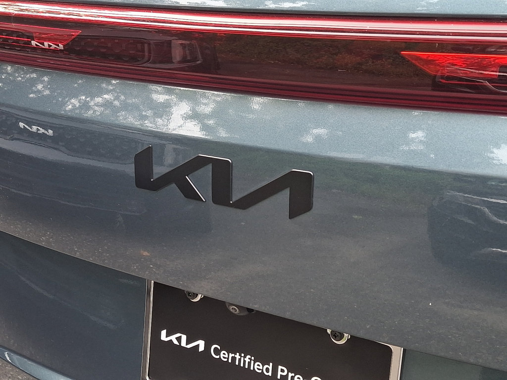 Used 2026 Kia Carnival SX w/ SX Dark Edition Package FWD image 22