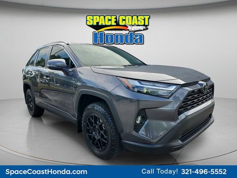 Used 2025 Toyota RAV4 XLE FWD image 3