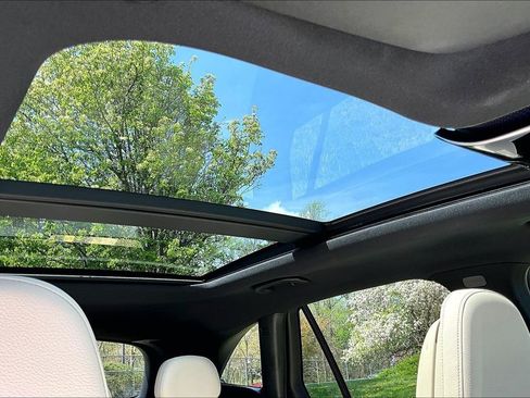 Used 2026 Mercedes-Benz GLC 300 4MATIC image 17