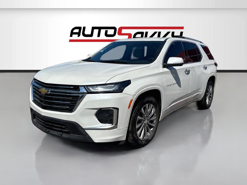 Used 2023 Chevrolet Traverse Premier FWD image 3