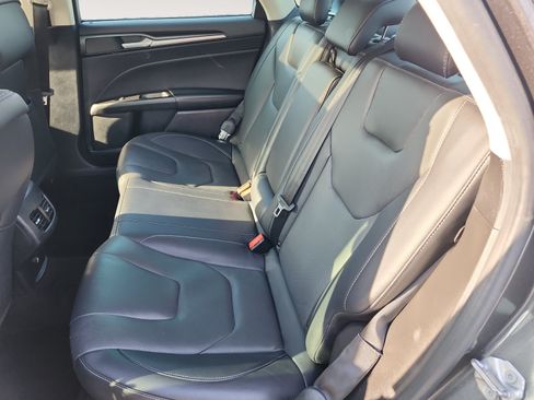 Used 2019 Ford Fusion Titanium FWD image 13