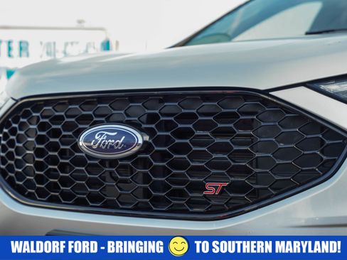 Used 2019 Ford Edge ST w/ Convenience Package image 12