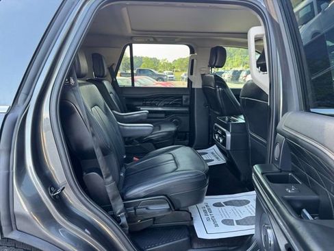 Used 2019 Ford Expedition Platinum image 11