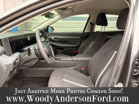 Used 2025 Hyundai Sonata SEL FWD image 9